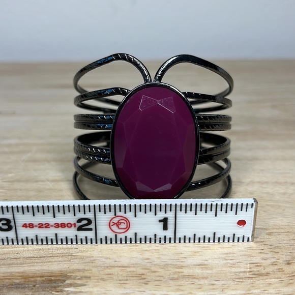 Cuff Bracelet - Picture 4 of 9